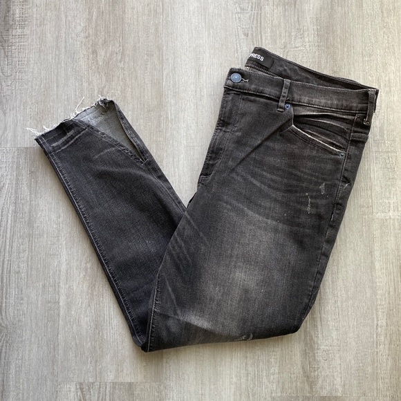 Express Stretch Denim Jean - Picture 4 of 10